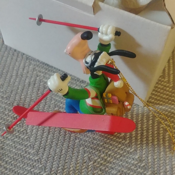 Vintage Grolier Goofy Christmas Ornament - Picture 3 of 4